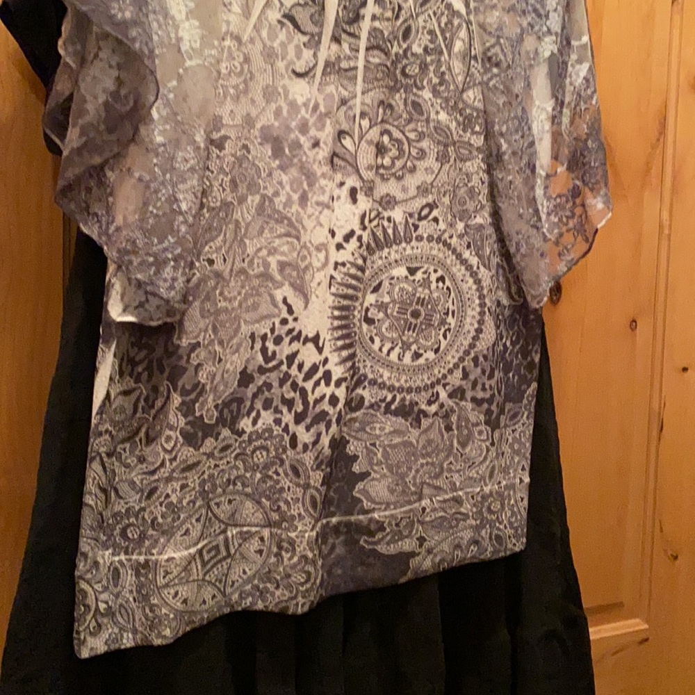 Top Woman’s 1X - Picture 3 of 7